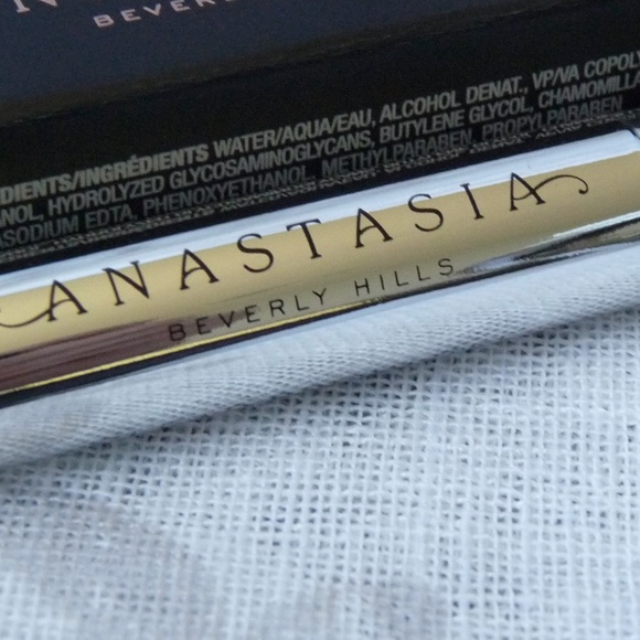 ๐ $7 - Anastasia B.H. Clear Brow Gel Travel Size .085oz New in Box - Picture 4 of 10